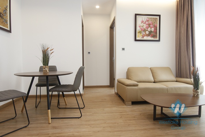 Single high floor apartment for rent in Vinhome Metropolis, Ba Dinh district, Ha Noi